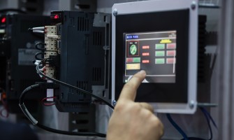 Przemysłowe komputery panelowe i ich stopień ochrony